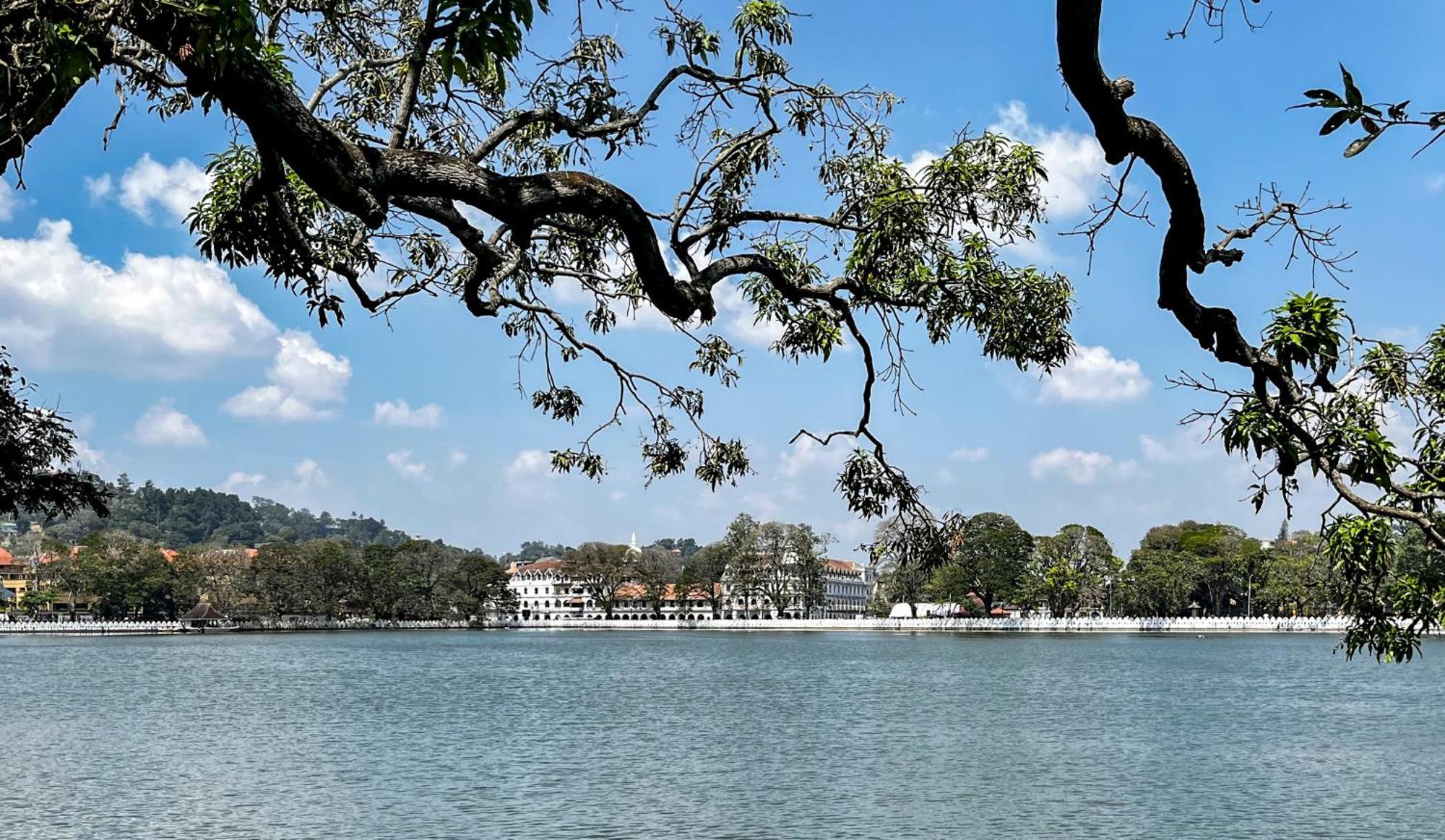 Queen'S Hotel Kandy Zewnętrze zdjęcie